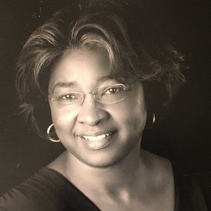 Meet your Posher, Yvette